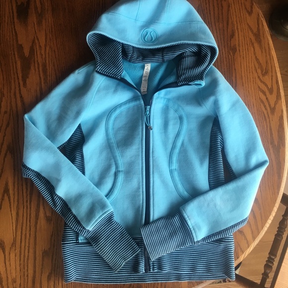 lululemon athletica Sweaters - lululemon athletica Blue Striped Women's Sweatshirt